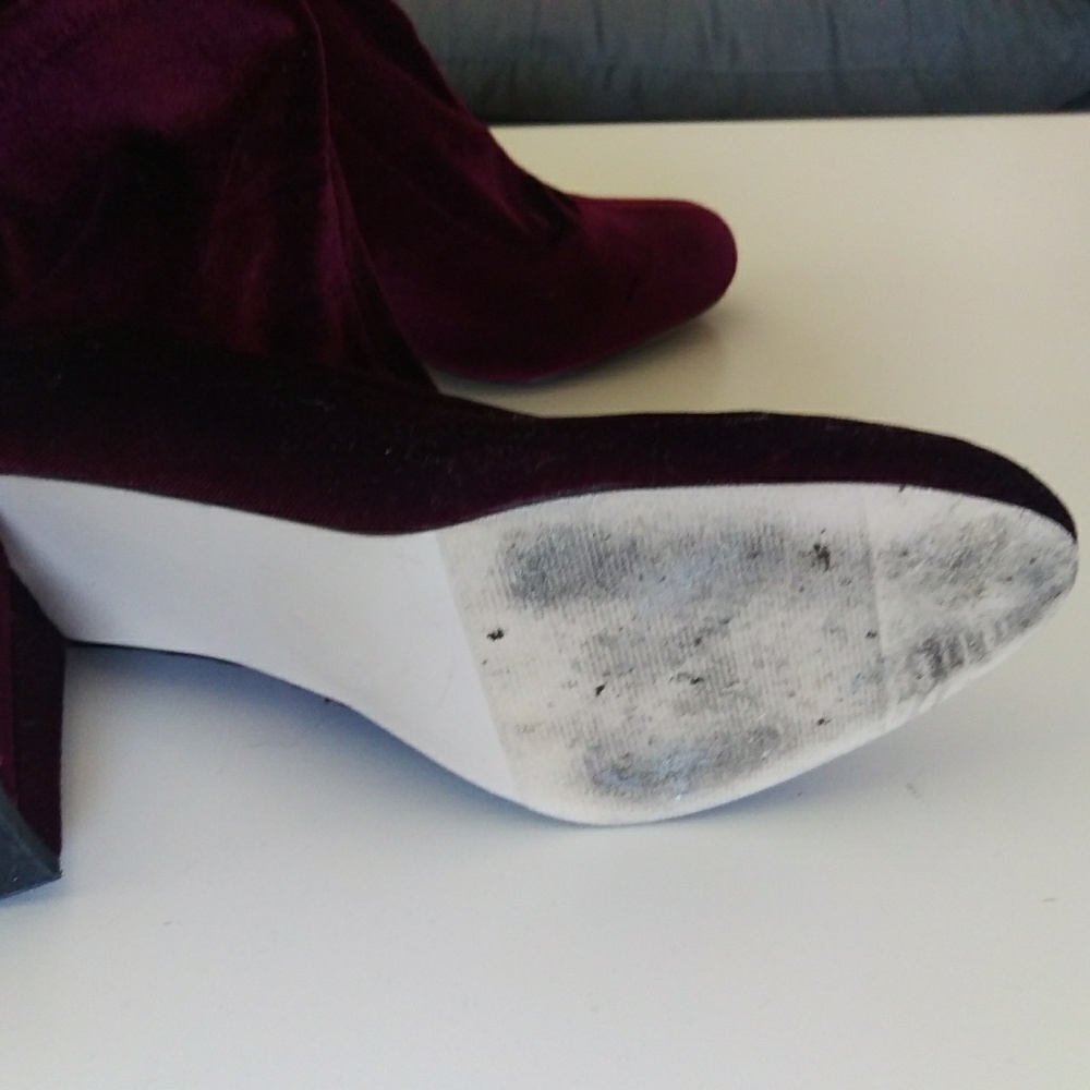 Velvet Boots - Picture 4 of 4